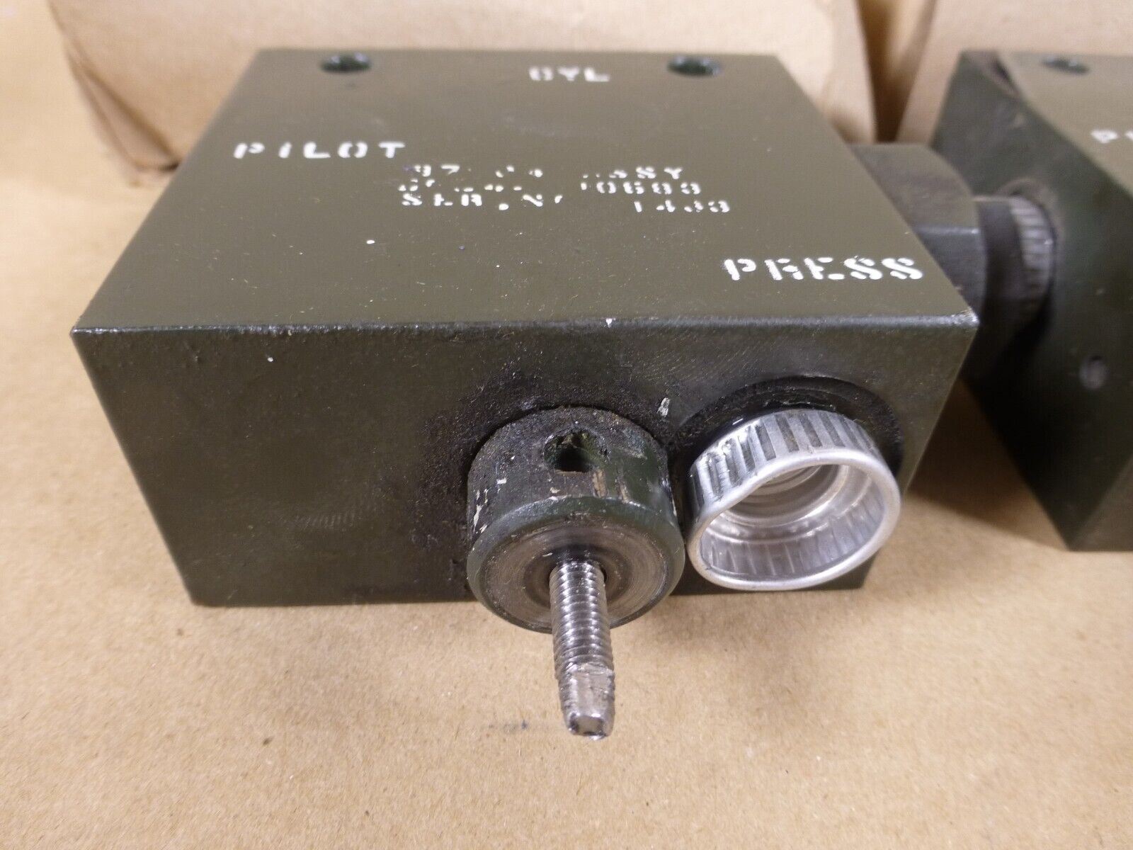 2x Hydraulic Valve Assembly , 60244-40683 , 520110 , 4820-01-319-2316 *FOR PARTS* | Industrial MRO Replacement Parts, Manufacturing Machine Parts & Components, Heavy Equipment Parts Supplier