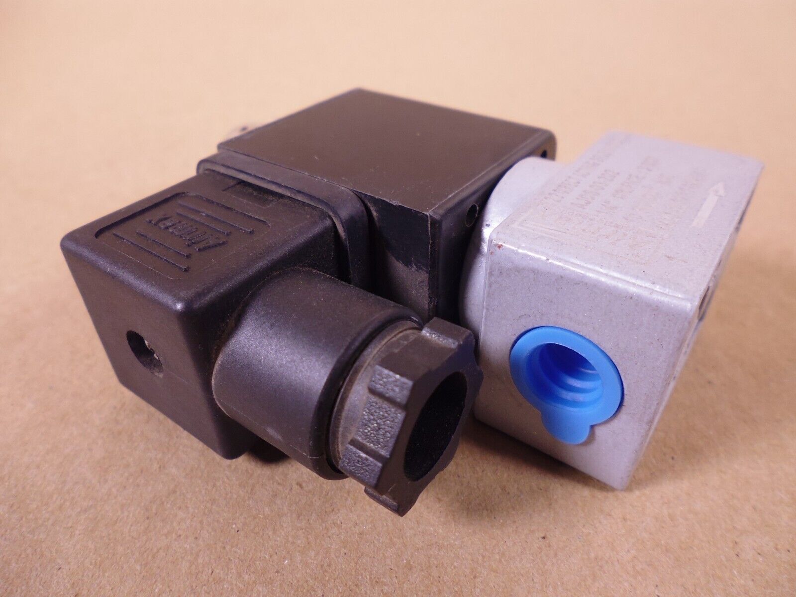 Airmax 2/2 Direct Acting Solenoid Valve AJDS-03-202 1/4" Orifice AJ Series | Industrial MRO Replacement Parts, Manufacturing Machine Parts & Components, Heavy Equipment Parts Supplier