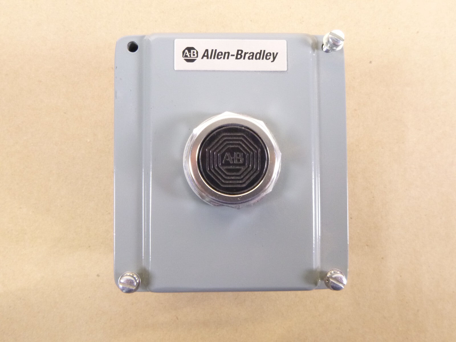 ALLEN BRADLEY 800T-1TX PUSHBUTTON STATION W/ BLACK 800Y-XA BUTTON | Electrical MRO Replacement Parts & Components and Commercial Electrical Supplies Company
