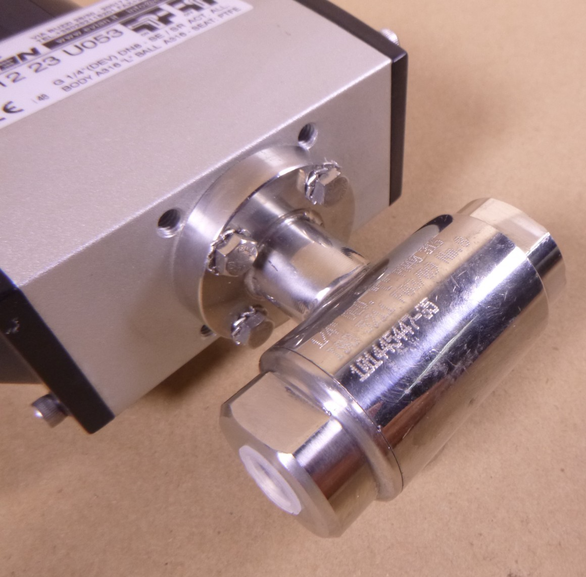 Evian 5612 3-Way "L" Stainless Steel Valve A316 1/4" (DEV) DN8 SE/SR | Industrial MRO Replacement Parts, Manufacturing Machine Parts & Components, Heavy Equipment Parts Supplier