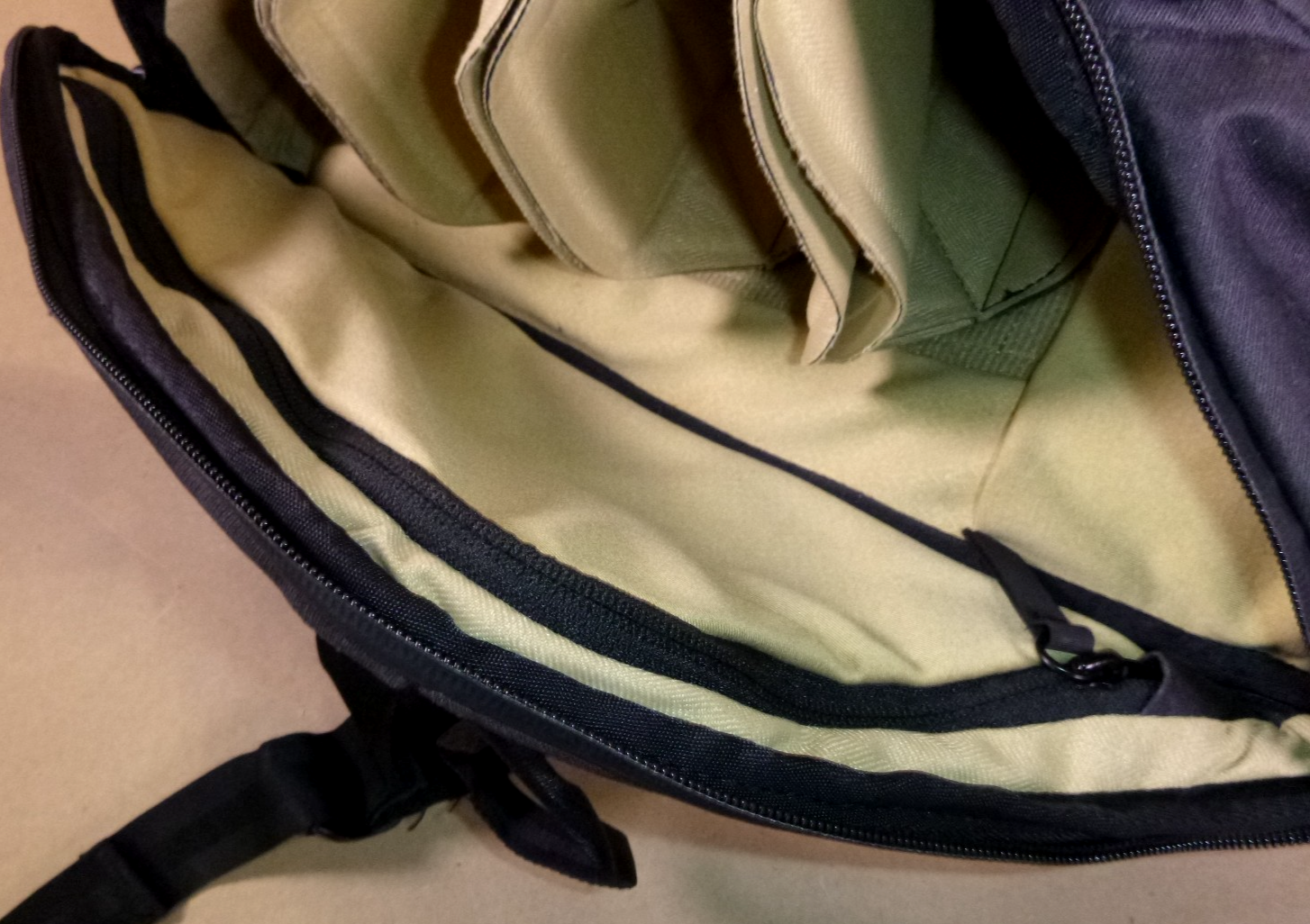 USED Peak Design Everyday Backpack 20L Black Camera Laptop Travel Bag - Very Clean | Industrial MRO Tools and Replacement Industrial Equipment Components