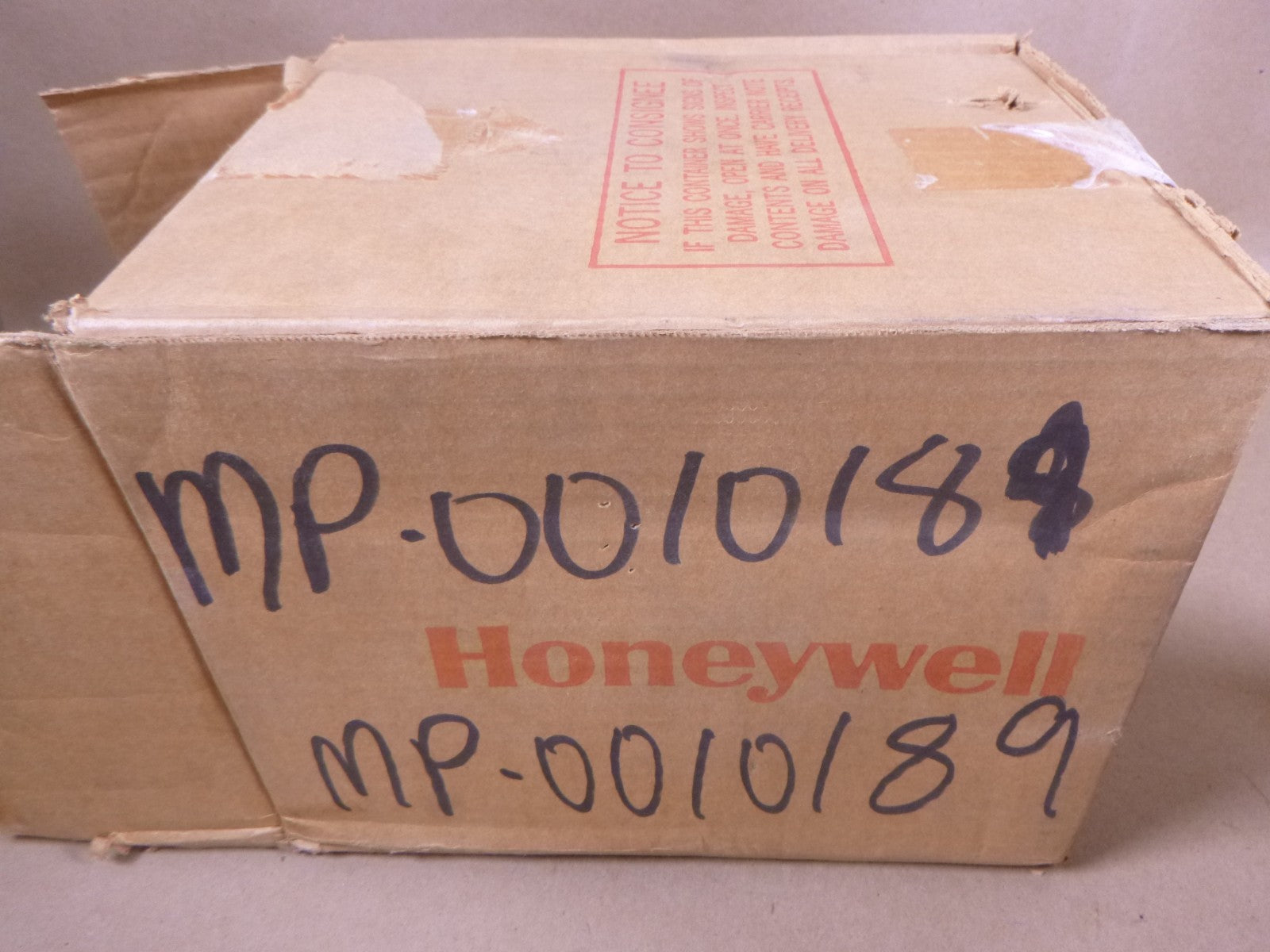 Honeywell V4055E1016 On/Off Fluid Power Gas Valve Actuator 120 Volt V4055E 1016 | Industrial MRO Replacement Parts, Manufacturing Machine Parts & Components, Heavy Equipment Parts Supplier