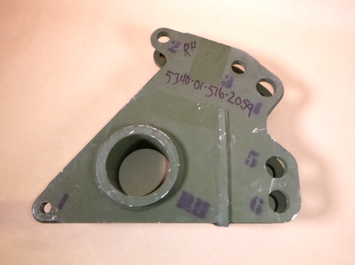USGI OSHKOSH M-ATV MRAP (RH) Mounting Bracket 3484856, 5340-01-516-2059