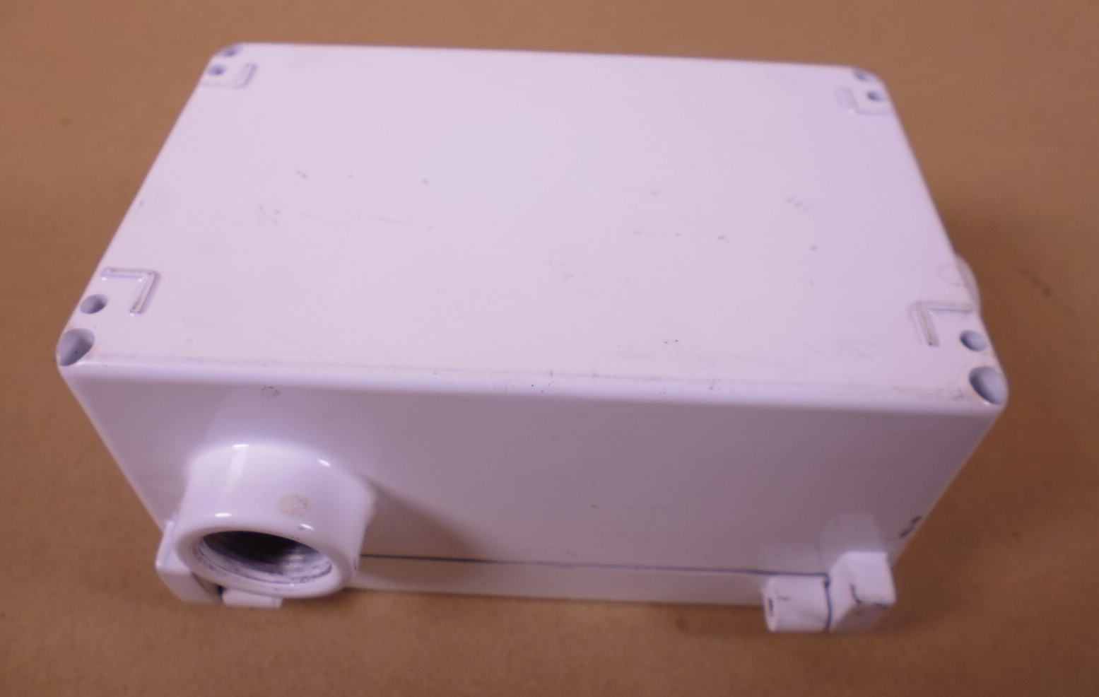 Fox Thermal Instruments Model FT2 Mass Flowmeter & Temperature Transmitter *For Parts/Untested Unit* | Industrial MRO Replacement Parts, Manufacturing Machine Parts & Components, Heavy Equipment Parts Supplier