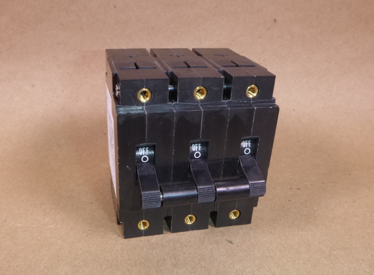 AM3R-D3-LC07D-A-30-3 EATON HEINEMANN Circuit Breaker 30 Amp 3 Pole 250Vac 80Vdc