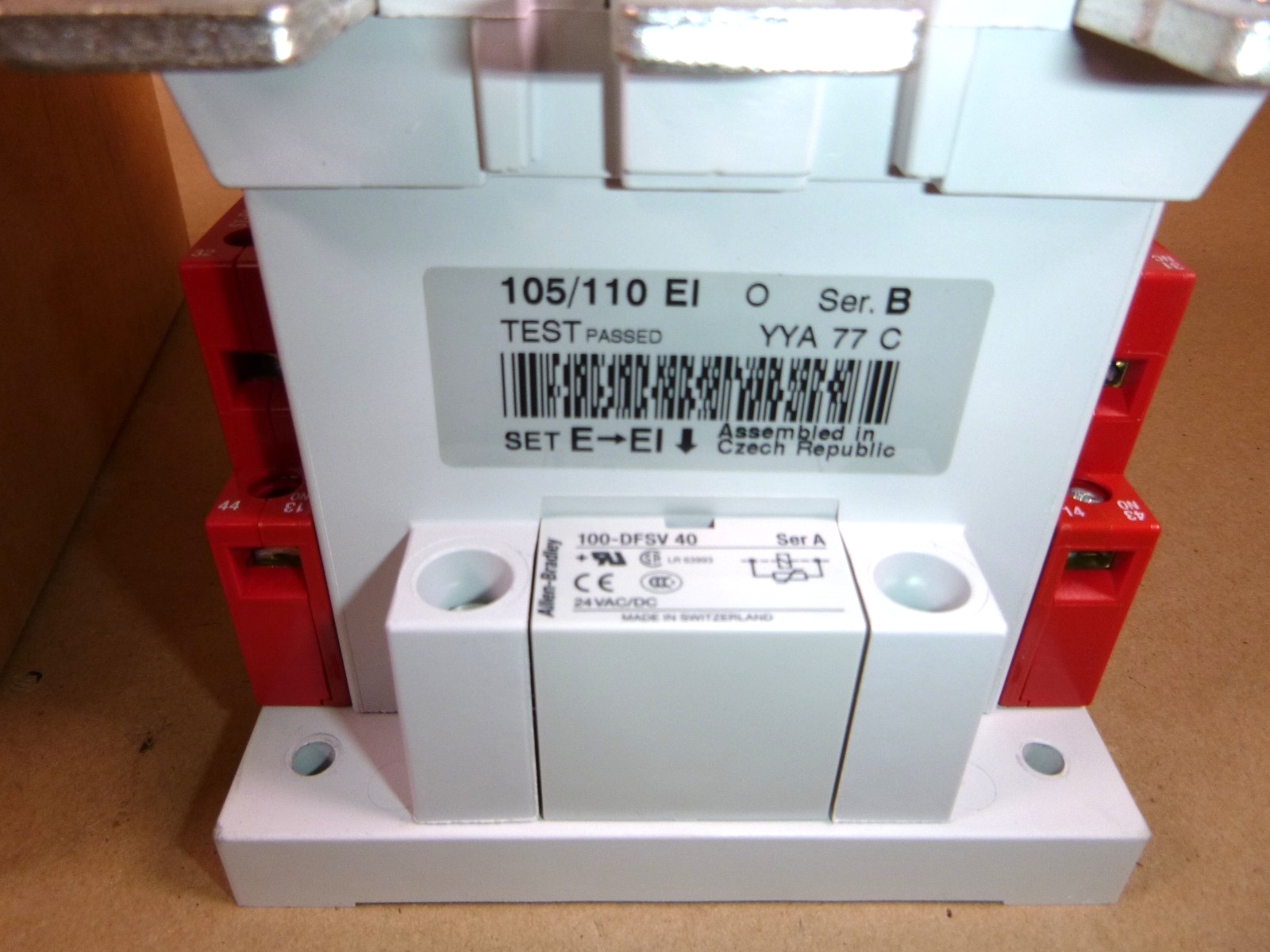 100S-D110EZJ22BC Allen Bradley IEC Safety Contactor 110 Amp 24 Volt Coil