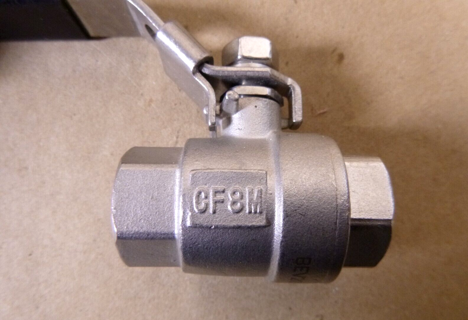 20SSTH Ball Valve Stainless Steel 1/2" FNPT W/ Locking Lever 1000 WOG (Lot of 4) | Industrial MRO Replacement Parts, Manufacturing Machine Parts & Components, Heavy Equipment Parts Supplier