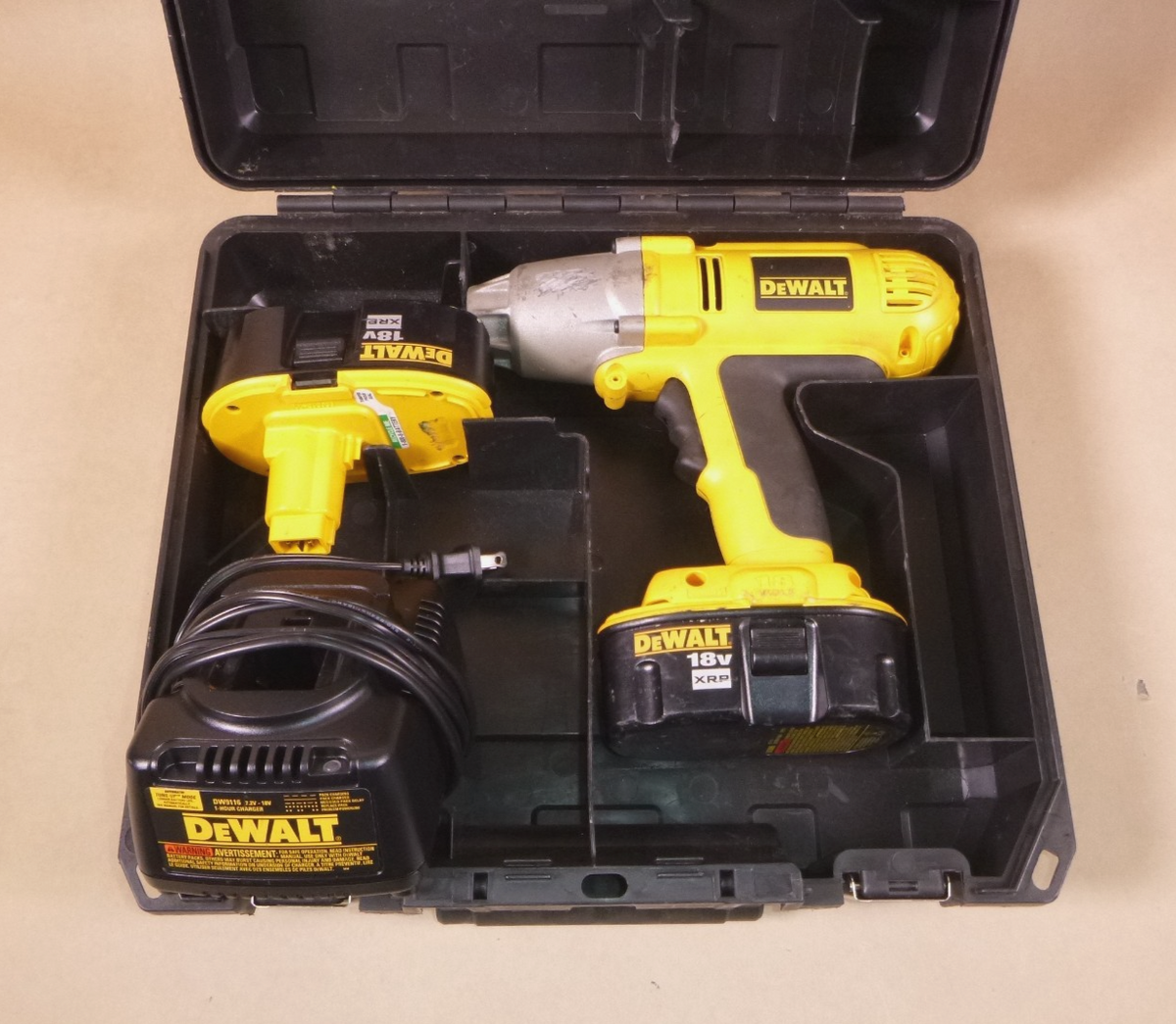 DeWalt 18V 1/2in. Cordless Impact Wrench Kit (DW059) W/ 2 Batteries & Charger