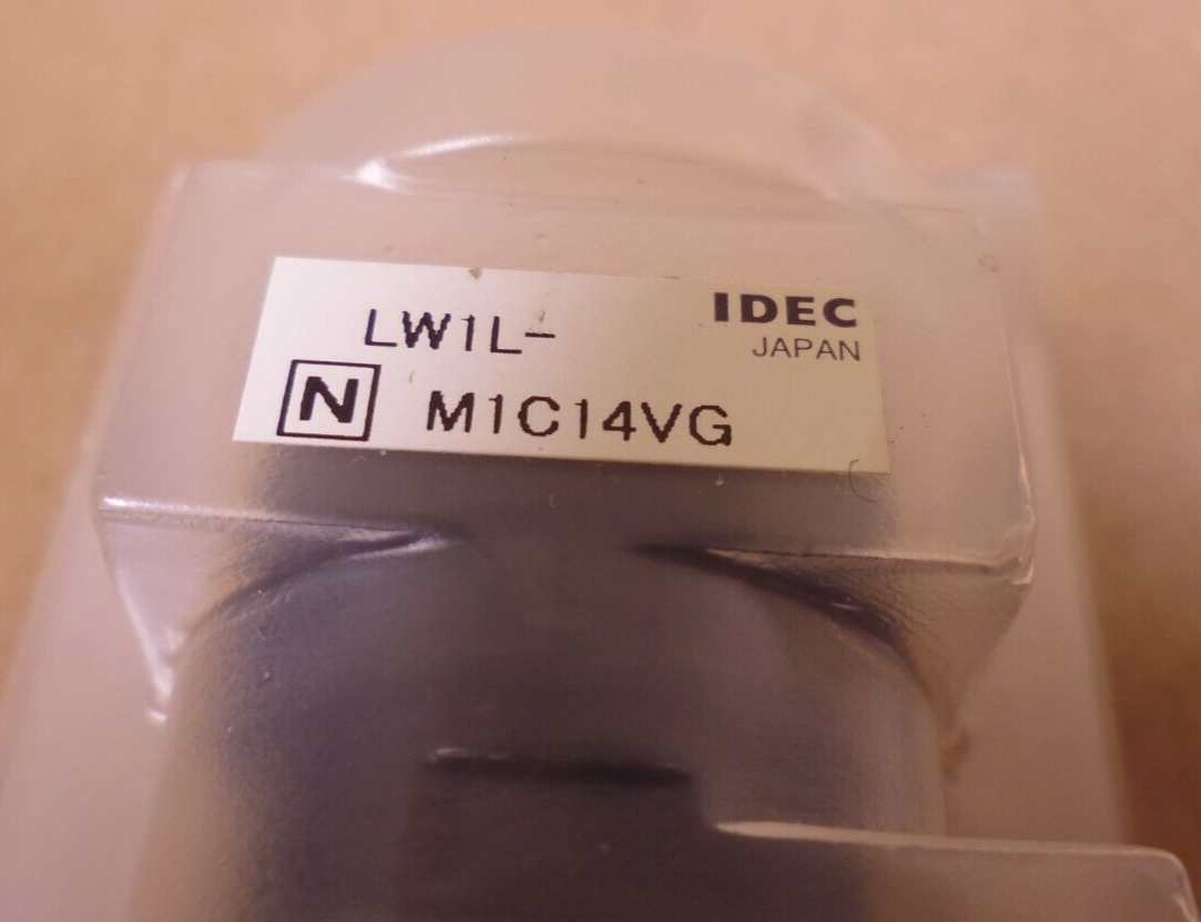 IDEC LW-C10 Green Push Button , 12VDC 30V , 12VAC 125C , LW1L-M1C14VG | Electrical MRO Replacement Parts & Components and Commercial Electrical Supplies Company