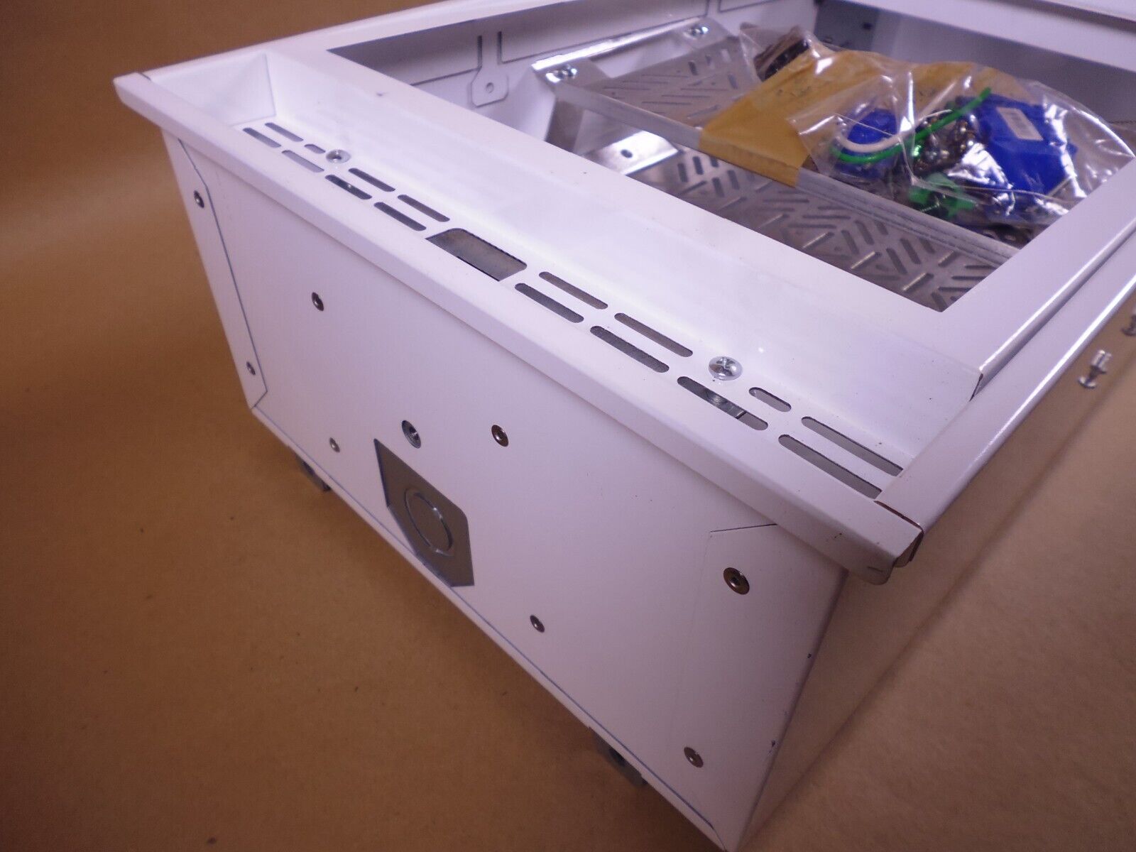 FSR CB-12 / CB-12P Ceiling Box Enclosure 1&