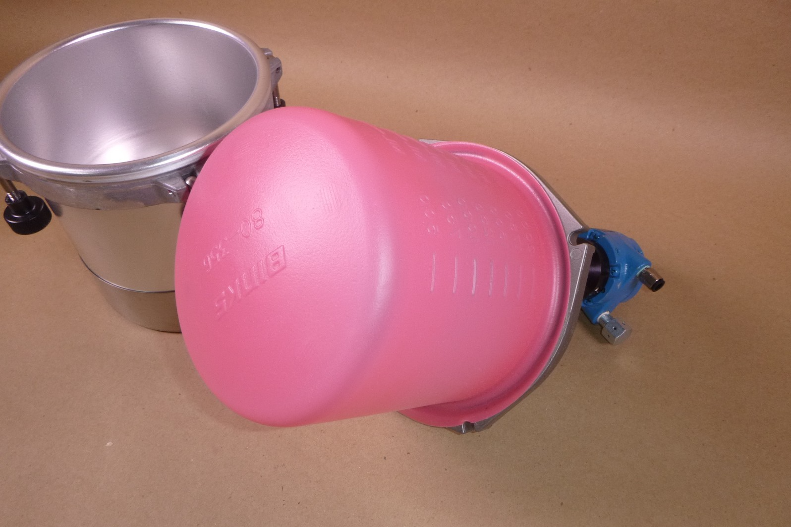 Binks SG2 Plus Pressure Cup Model 80-651 With Gast Rotary Agitator No Regulator | Industrial MRO Replacement Parts, Manufacturing Machine Parts & Components, Heavy Equipment Parts Supplier