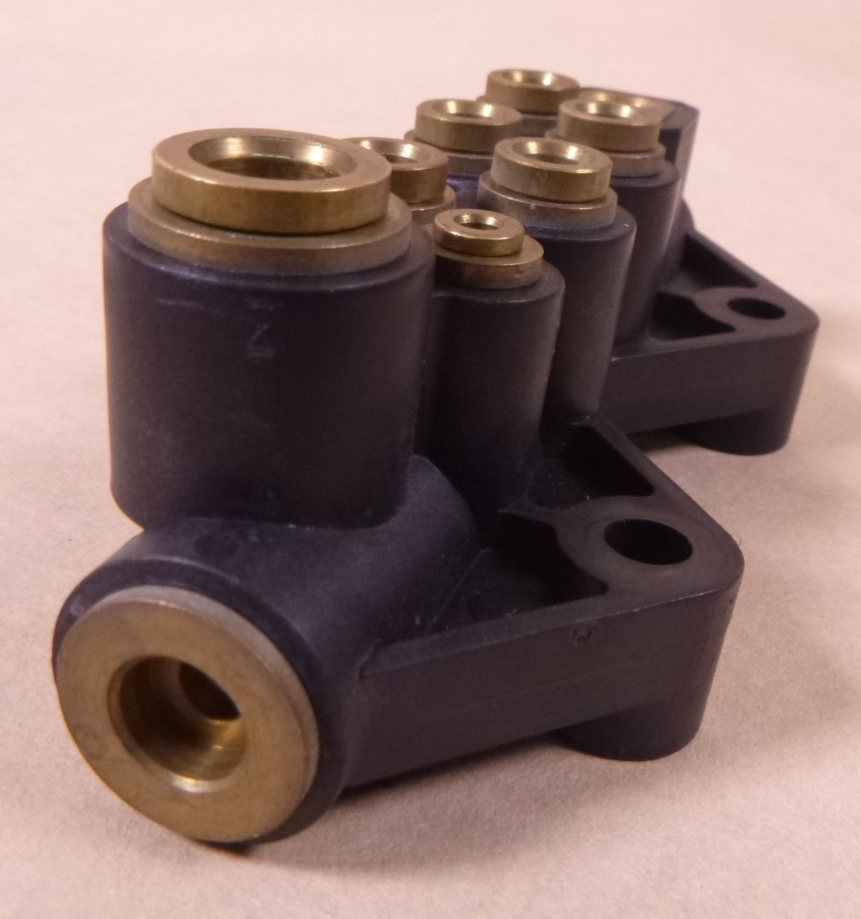 12-18051-000 Air Line Junction Block / Air Manifold, for Freightliner FL Trucks