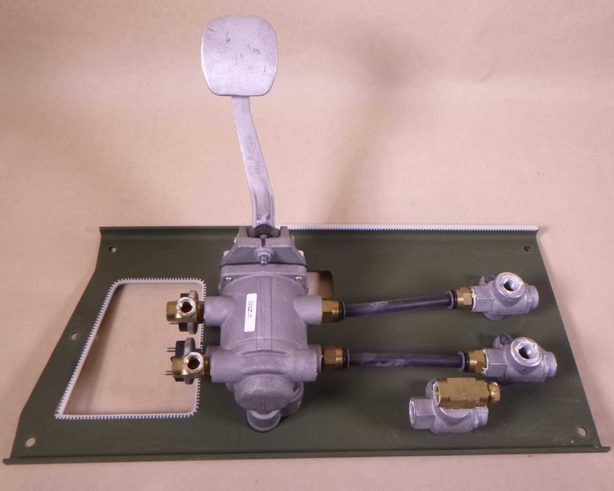 USGI FMTV E-7 Pneumatic Brake Valve W/ Floor Panel , 12505356, 2590-01-573-2431