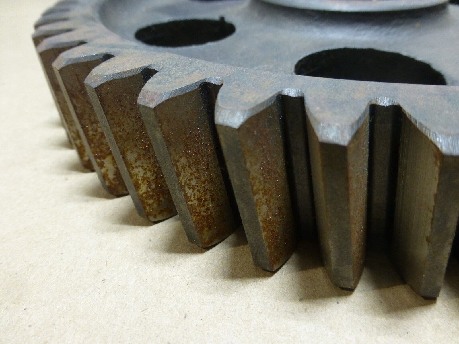 Oshkosh 3582962 47T LH Helical Gear USGI , 3020-01-647-5829 | Replacement Truck Parts, Trailer Accessories, Automobile Supplies, Car Parts & Accessories