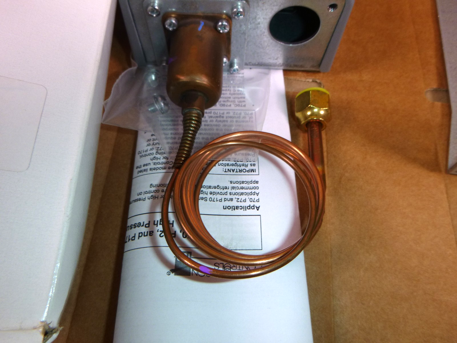 P70AA-118C Johnson Controls Head Pressure Fan Cycling 100/400 PSIG, SPST | Electrical MRO Replacement Parts & Components and Commercial Electrical Supplies Company