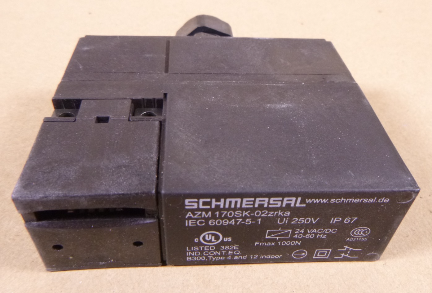 AZM 170SK-02ZRKA Schmersal Safety Switch 1144263, 24VAC/DC, 1054223000 | Electrical MRO Replacement Parts & Components and Commercial Electrical Supplies Company