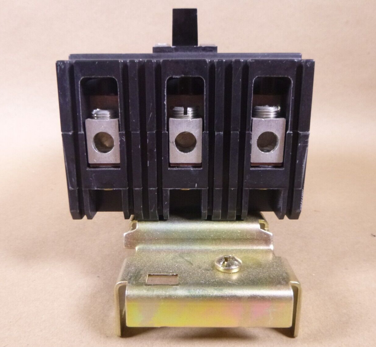 New Square D FA34100, I-Line Plug-In Molded Case Circuit Breaker 100A 3P 480V | Electrical MRO Replacement Parts & Components and Commercial Electrical Supplies Company