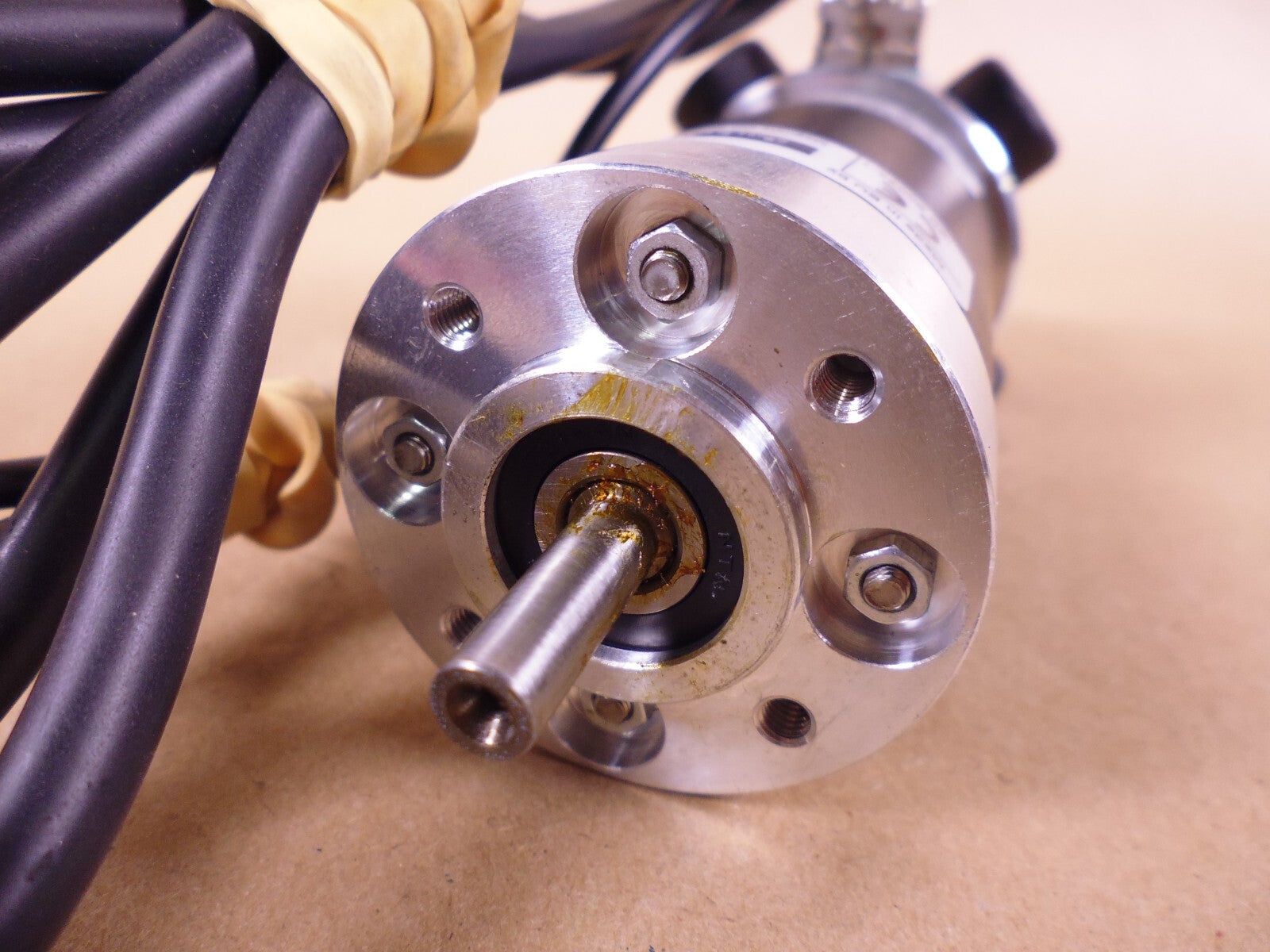 Parker RS240BR1100 High Performance DC Servo Motor - RS Series - 28V - 0.39Nm | Industrial Electric Motors, Pumps & Parts