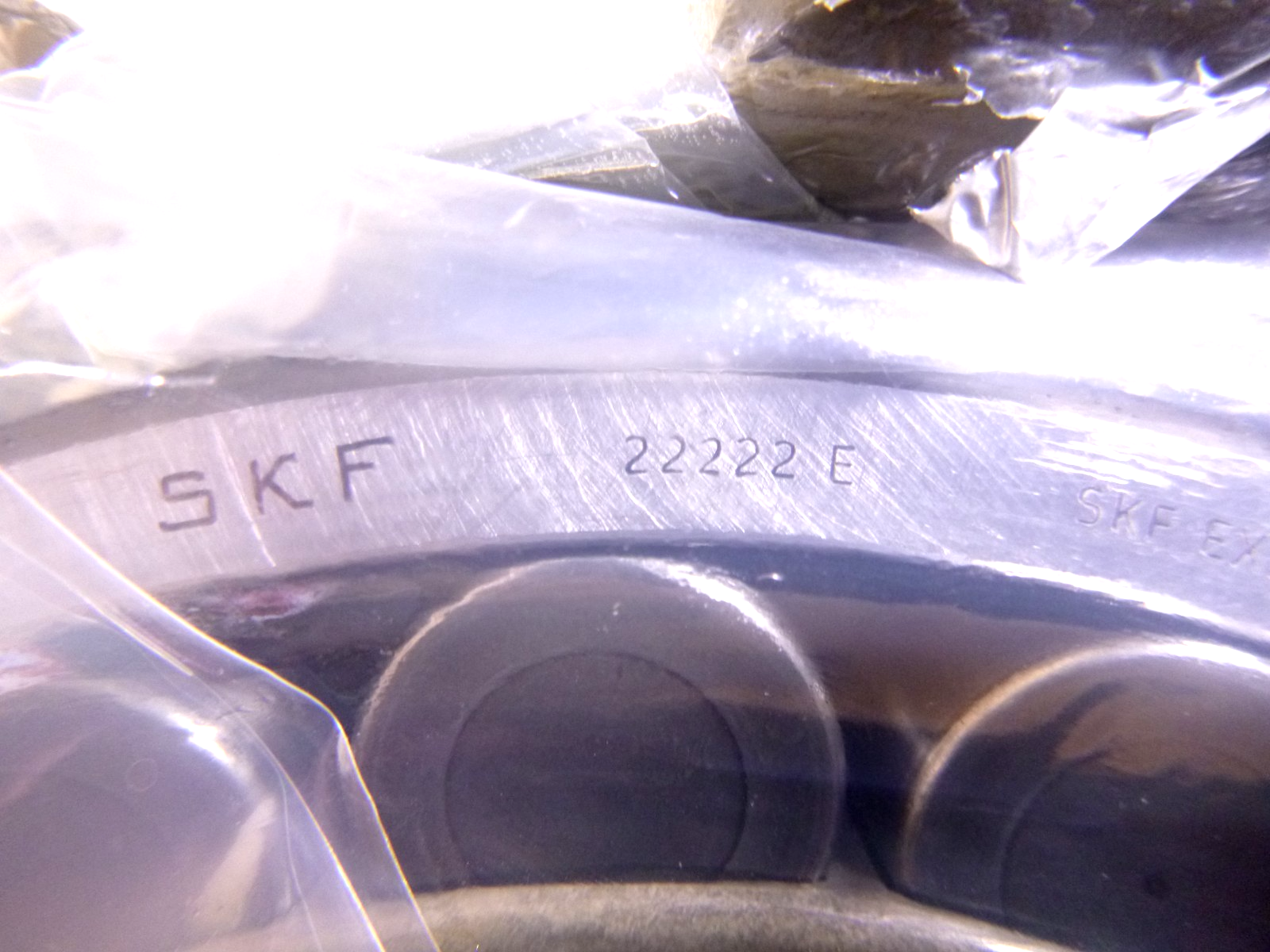 SKF Explorer 22222 E SPHERICAL ROLLER BEARING | Industrial MRO Replacement Parts, Manufacturing Machine Parts & Components, Heavy Equipment Parts Supplier