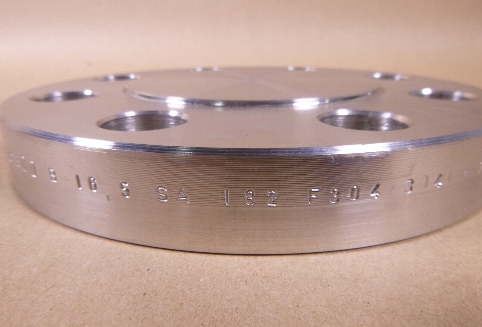 2-1/2" Blind Flange Class 300 Raised Face Stainless Steel 304/304L SA182 B16.5 | Industrial MRO Replacement Parts, Manufacturing Machine Parts & Components, Heavy Equipment Parts Supplier