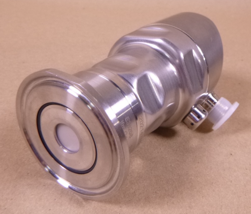 USED IFM PI2793 Flush Pressure Sensor with Display & E33208 Tri-Clamp | Electrical MRO Replacement Parts & Components and Commercial Electrical Supplies Company