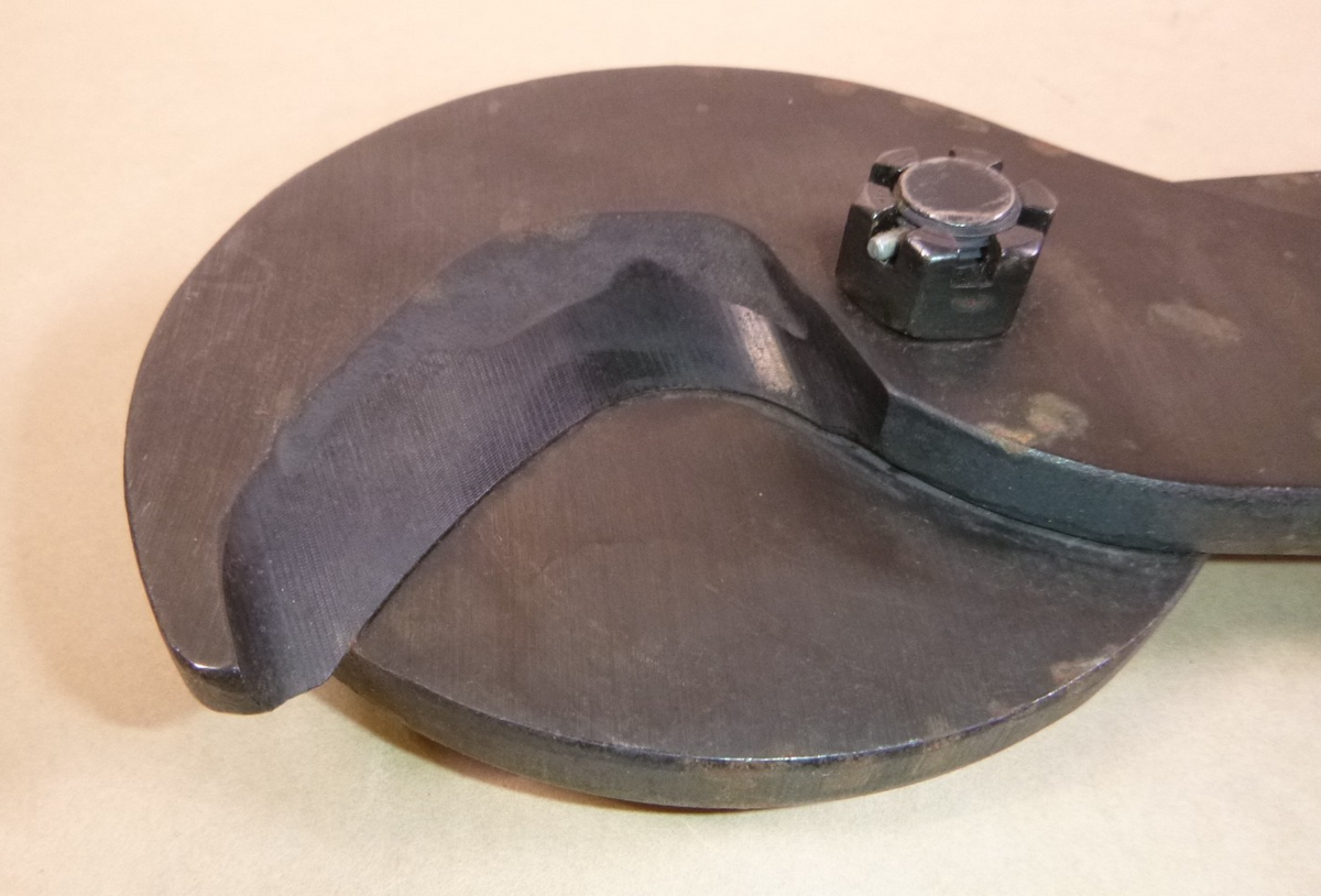 756 Greenlee Ratchet Cable Cutter, Heavy-Duty, 2" Jaw, 1500 KCMIL, 27.5" OAL | Industrial MRO Tools and Replacement Industrial Equipment Components
