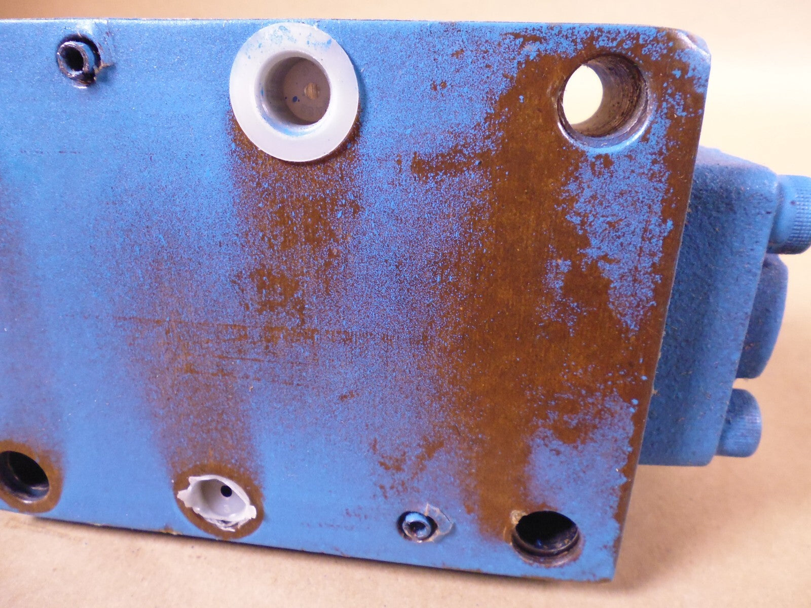 Vickers F3-DG5S-8-2C-T-M-FTWL-B5-30 Control Valve DG4V-3S-6C-M-FTWL-B5-60 | Industrial MRO Replacement Parts, Manufacturing Machine Parts & Components, Heavy Equipment Parts Supplier