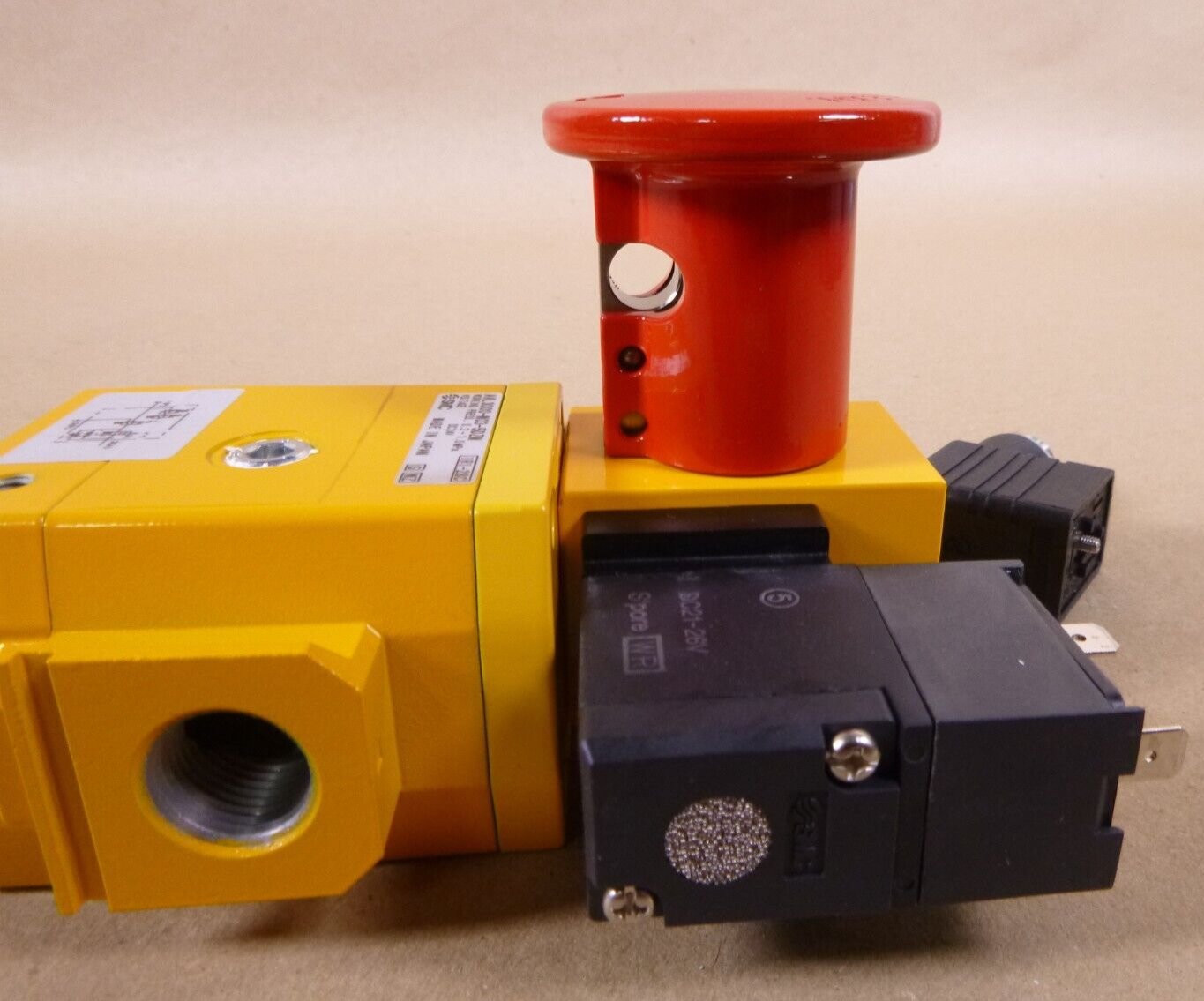 SMC Pneumatics AVL3000-03-5DZM Valve, Soft Start With Lock Out 3/8" Port 24 VDC