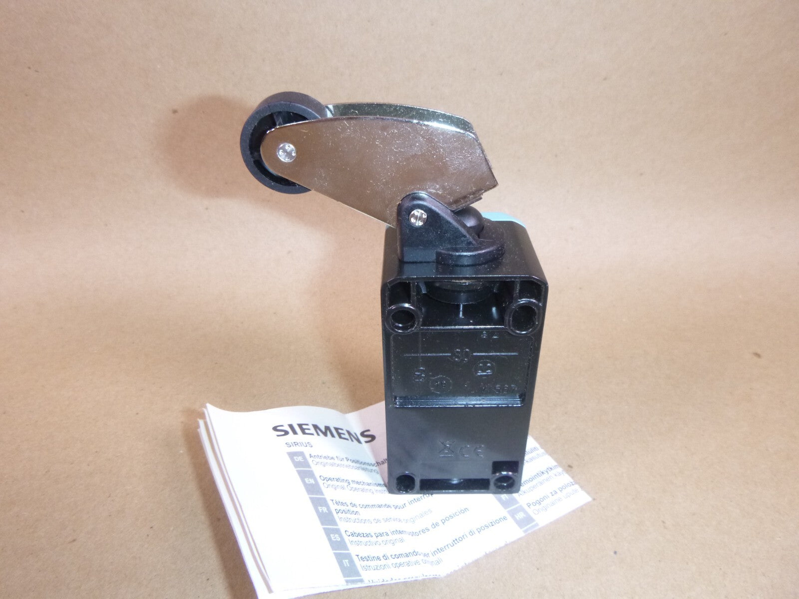 Siemens 3SE5112-0BF01 Travel Limit Switch USA Stock | Electrical MRO Replacement Parts & Components and Commercial Electrical Supplies Company