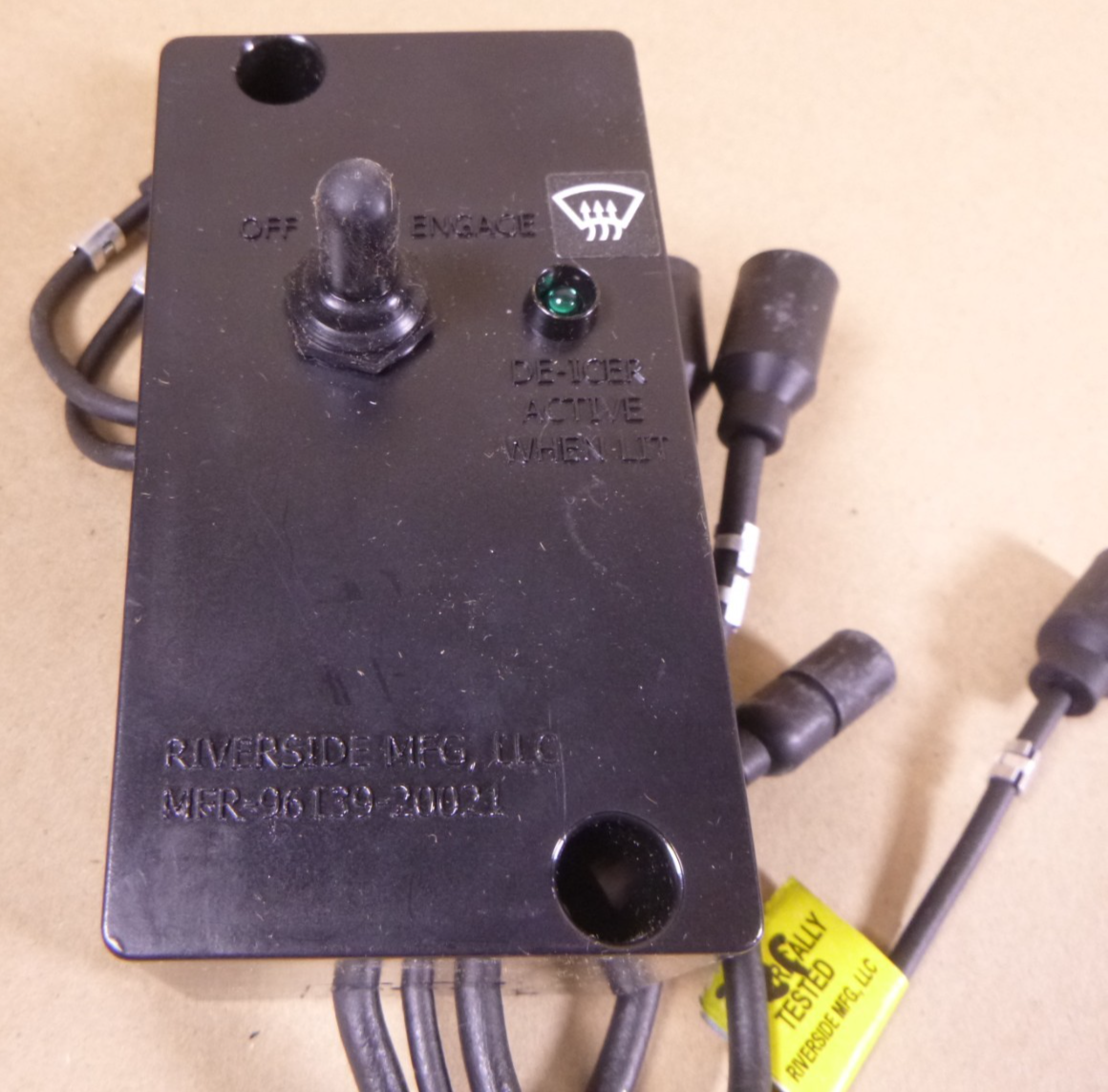 HMMWV Humvee ECV Windshield DE-ICE Control Box Module 6031580, 2540-01-560-2062 | Genuine HMMWV Replacement Parts and Military Surplus Humvee Parts & Accessories