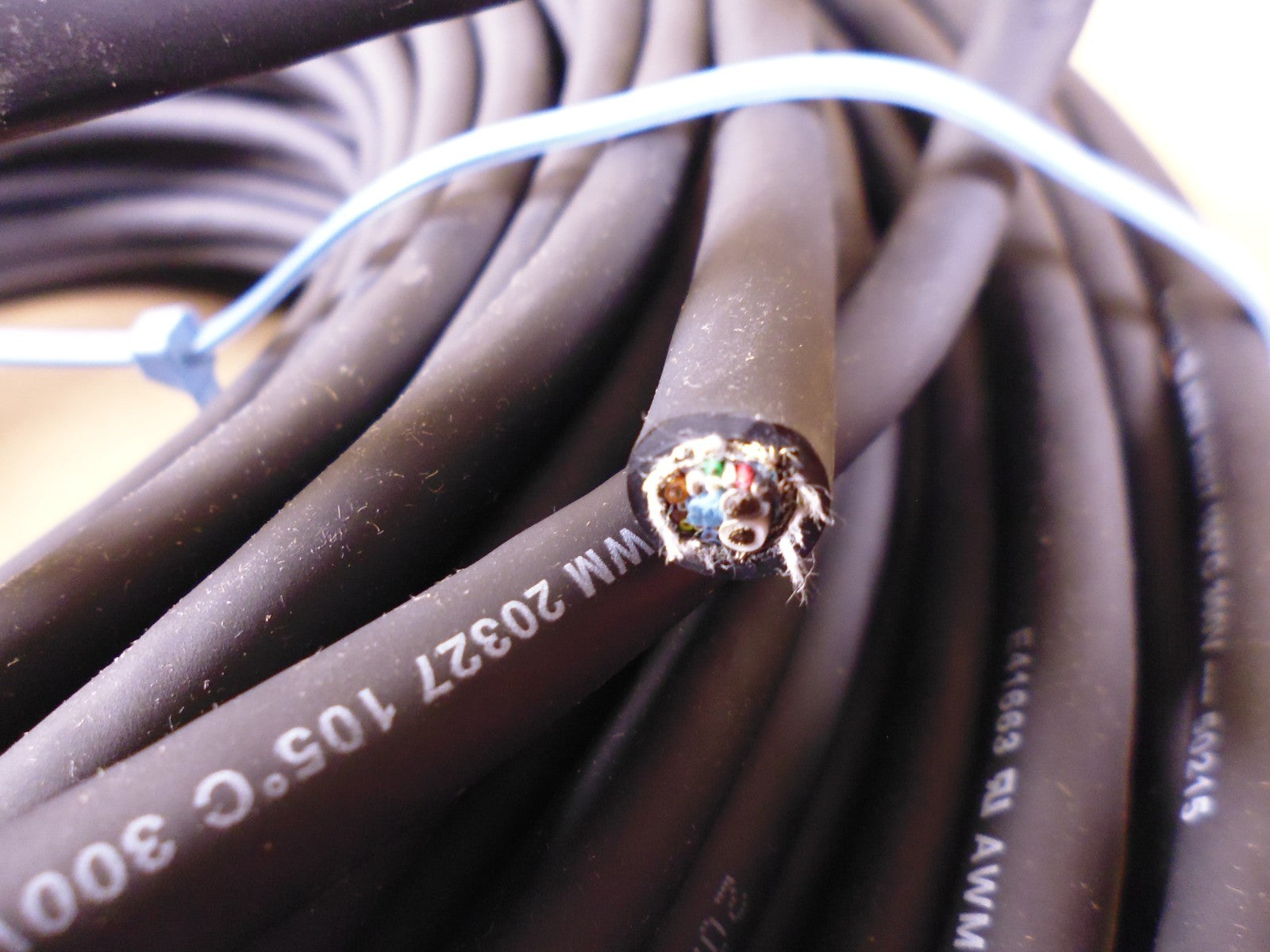 Allen-Bradley 2090-XXNFMF-S90 SER. A Kinetix Drive Feedback Cable , 90M | Electrical MRO Replacement Parts & Components and Commercial Electrical Supplies Company