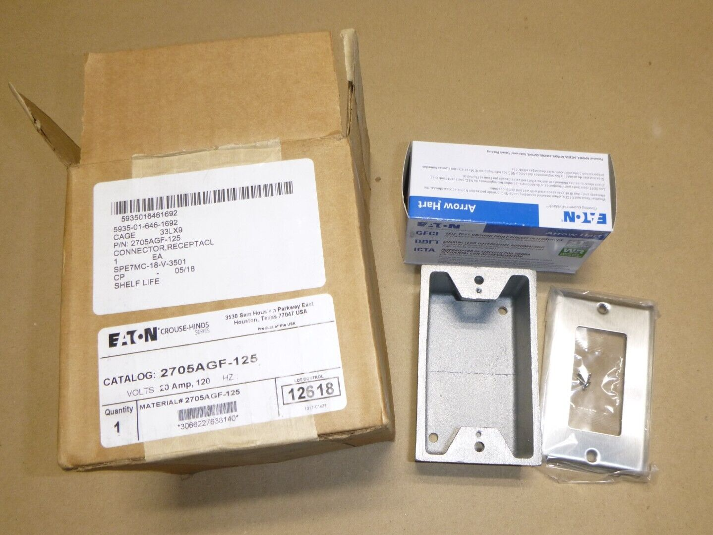 Eaton Crouse-Hinds 2705AGF-125 Series Pauluhn 27R Receptacle 15/20 Amp 120 Volt | Electrical MRO Replacement Parts & Components and Commercial Electrical Supplies Company