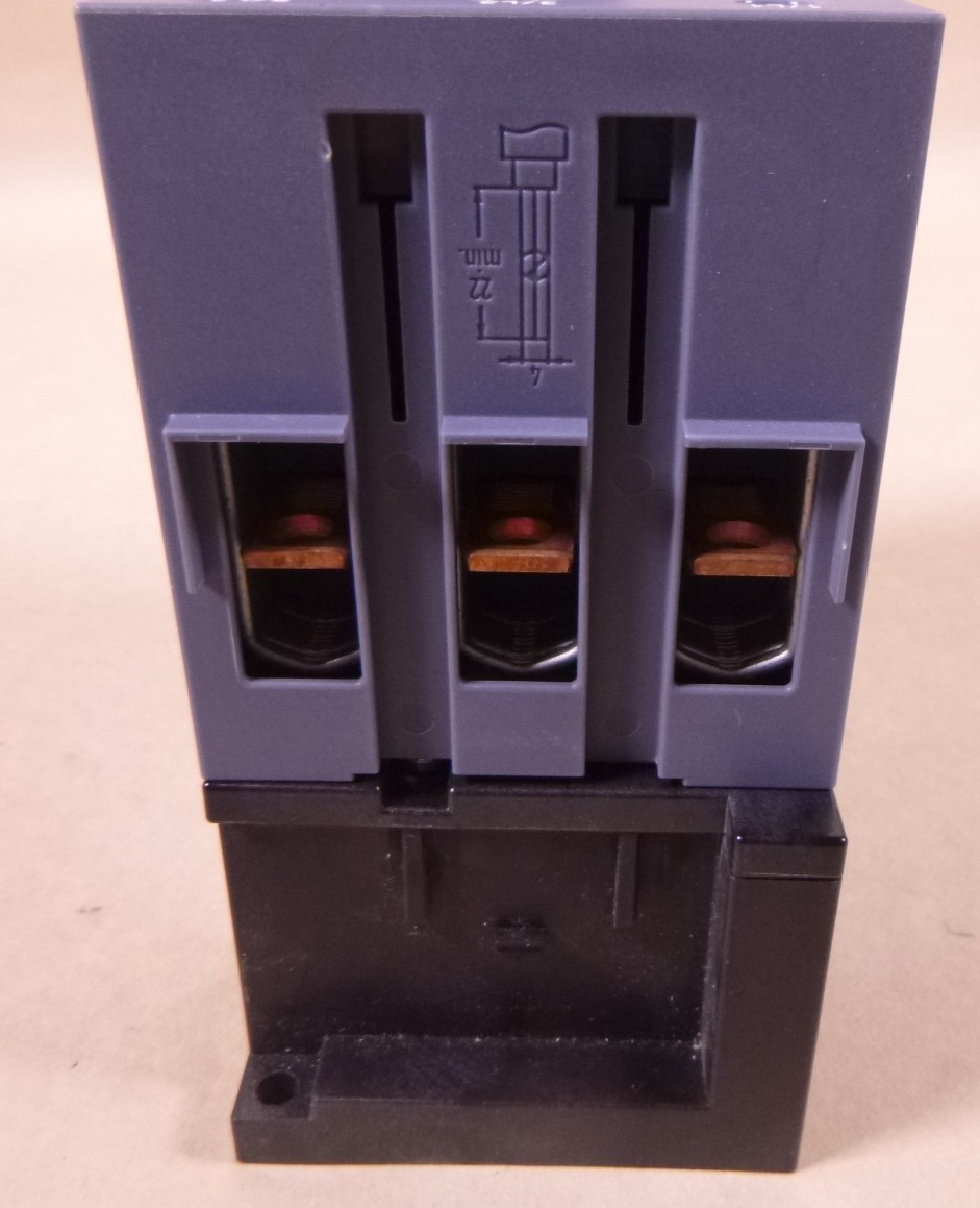 Siemens 3RT2046-1AK60 Contactor 95 Amp 400V 45kW 1NO 1NC , 110/120V 50/60Hz