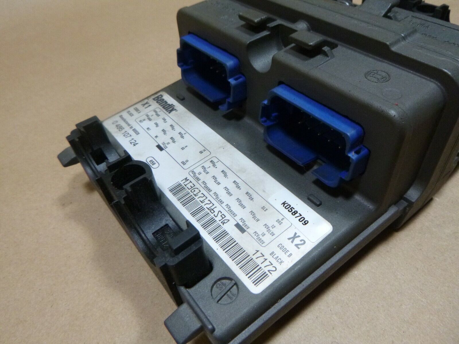 Bendix K058714 EC-60 Premium Frame ECU - K038367 - K062719 - 4251927 - K058709 | Replacement Truck Parts, Trailer Accessories, Automobile Supplies, Car Parts & Accessories