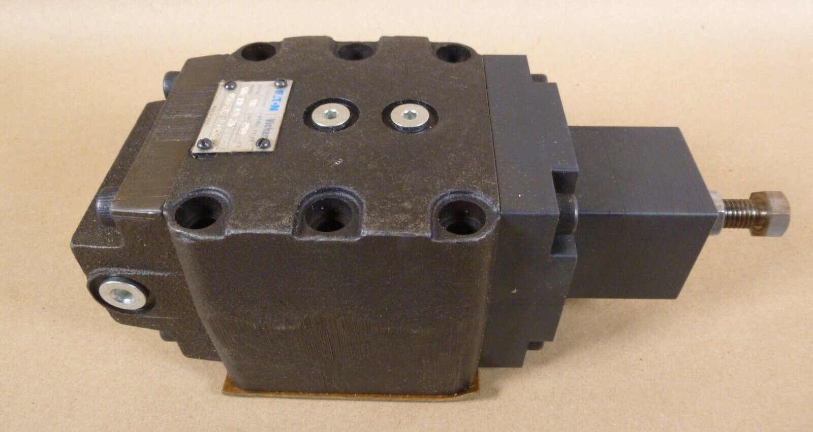 Eaton Vickers RG-10-A3-30 Manual Pressure Control Valve 80 - 250 Psi, RG10A330 | Industrial MRO Replacement Parts, Manufacturing Machine Parts & Components, Heavy Equipment Parts Supplier