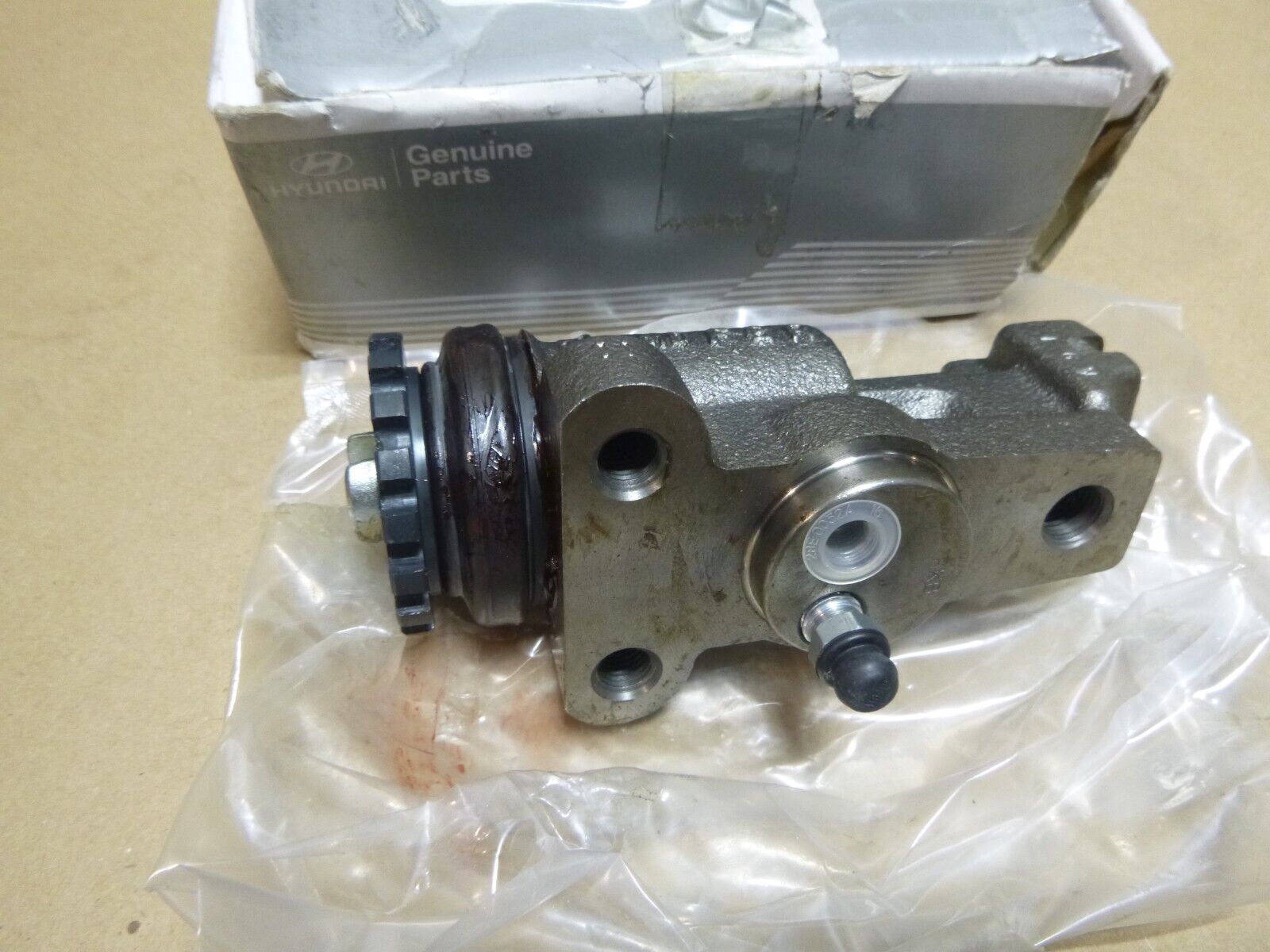 Genuine Hyundai OEM 58120-45201 BRAKE CYLINDER ASSY - LEFT FRONT 5812045201 | Replacement Truck Parts, Trailer Accessories, Automobile Supplies, Car Parts & Accessories