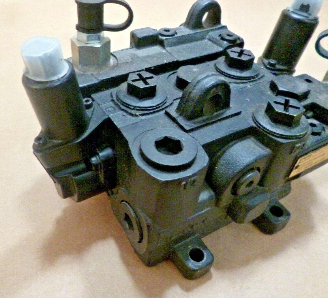 HEMTT MILITARY HYDRAULIC DIRECTIONAL VALVE - OSHKOSH 3693312, 4810-01-559-0794 | Replacement Truck Parts, Trailer Accessories, Automobile Supplies, Car Parts & Accessories