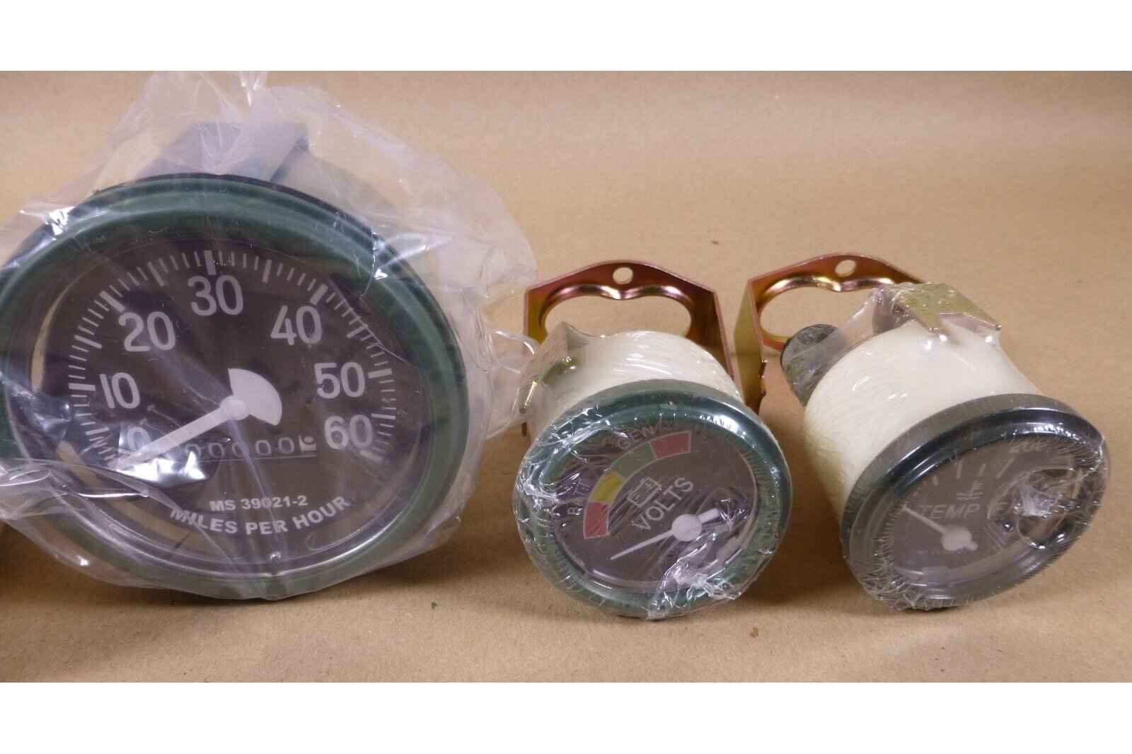HUMVEE HMMWV M998 5 GAUGE KIT TEMPERATURE VOLTMETER FUEL LEVEL OIL SPEEDOMETER | Genuine HMMWV Replacement Parts and Military Surplus Humvee Parts & Accessories