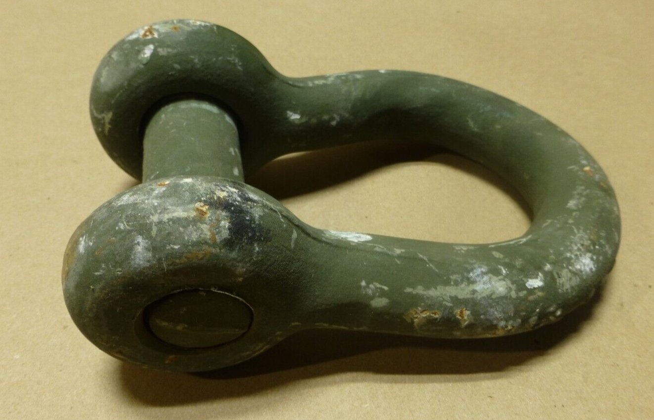 HUMVEE M998 M939 M35 FMTV WLL 10T TOW SHACKLE MIL GREEN 26MM , 4030-01-504-7788 | Genuine M35 Military Truck Parts and M939 Cargo Truck Surplus Parts