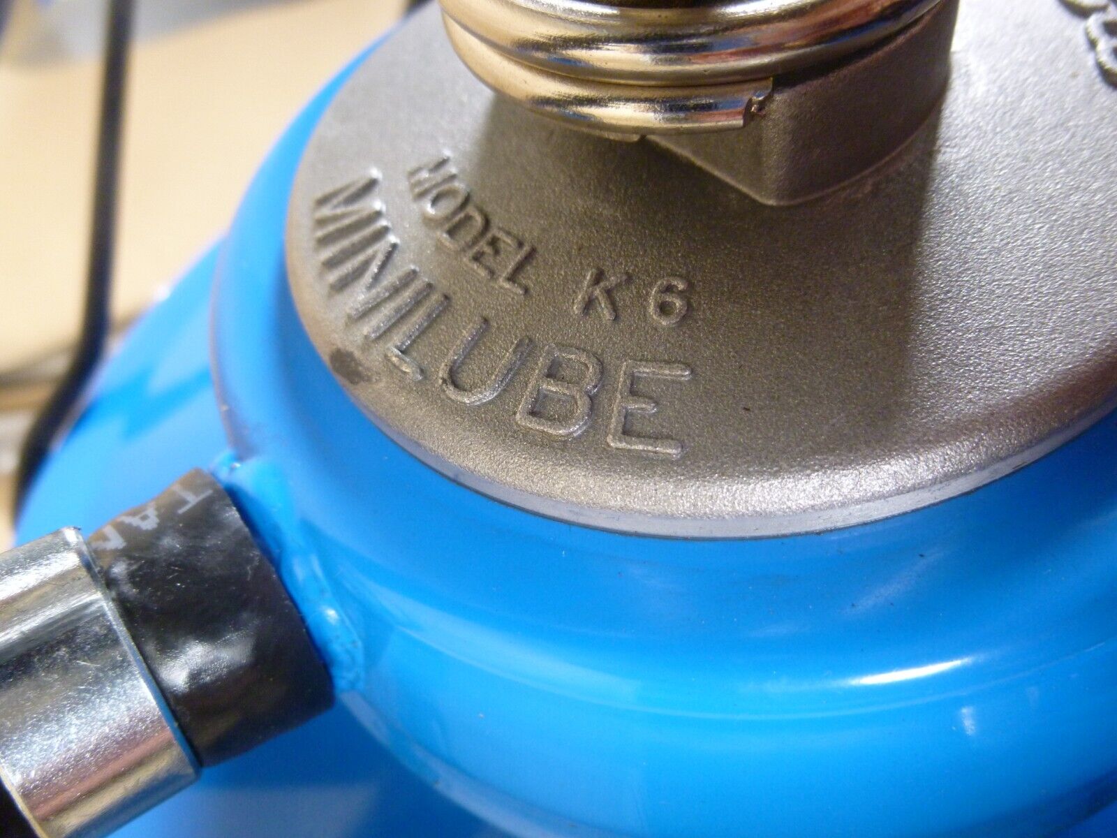 Macnaught K6 Mini-Lube Portable Manual Grease Pump , K6067 + KT6 5KG Container | Industrial MRO Tools and Replacement Industrial Equipment Components