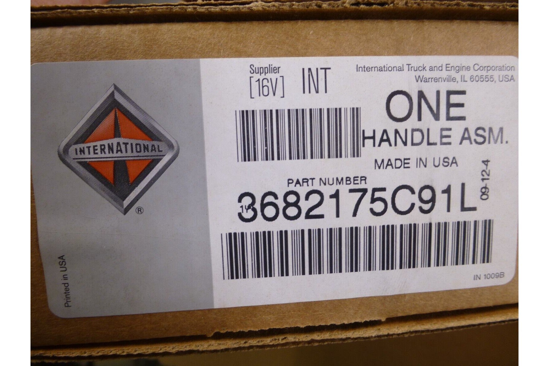 MRAP CAT 1 RH Door Handle Kit 3113720C91L 3683174C91L , 2540-01-564-0456 | Genuine FMTV Replacement Parts, LMTV Parts For Sale and Military Surplus Medium Tactical Vehicle Parts & Components