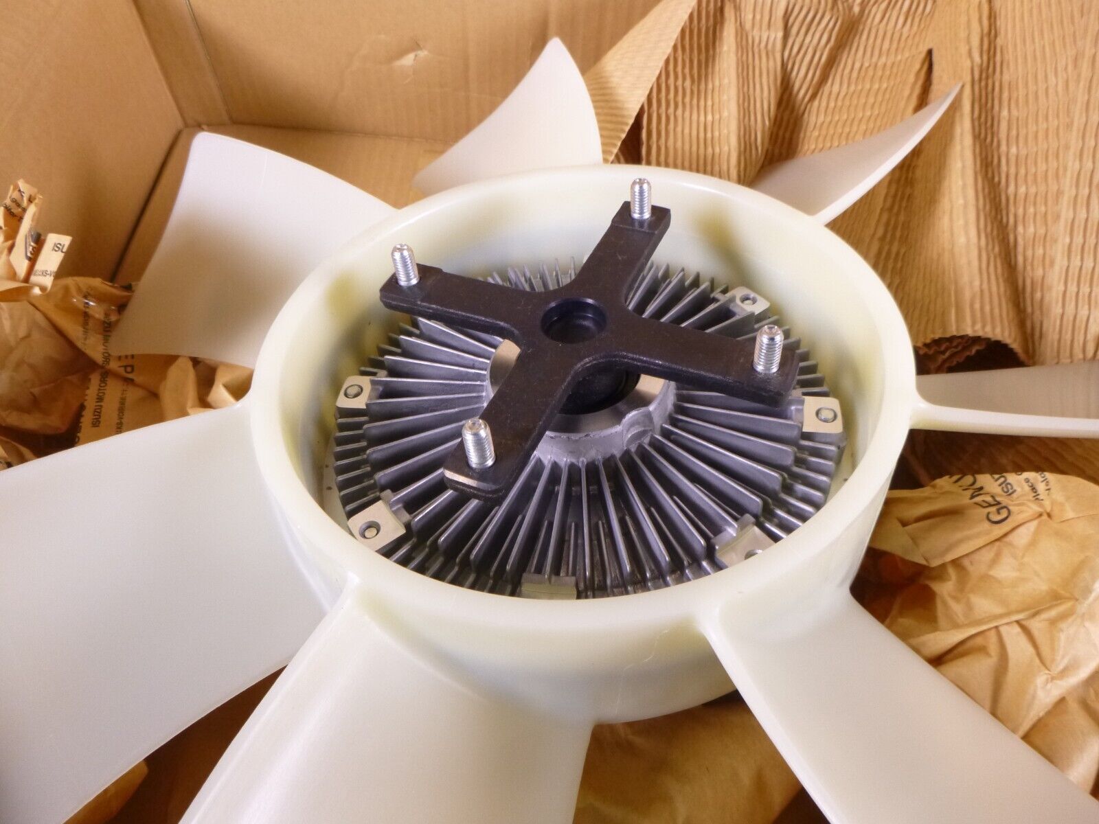 New Genuine Isuzu 20" Cooling Fan W/ Clutch For NRR 2005-2007, 8973293941 | Replacement Truck Parts, Trailer Accessories, Automobile Supplies, Car Parts & Accessories