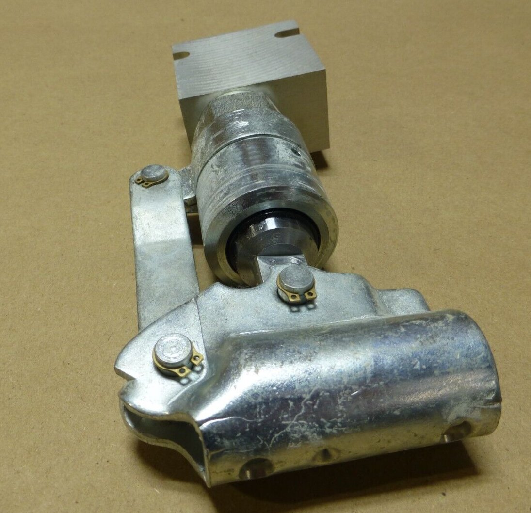 OEM CAT CATERPILLAR 156-3435 HAND PUMP FOR CS68B CS66B CS11 GC CS56B CS12 GC | Industrial Tractor Parts Supplier and Surplus Tractor Parts & Accessories