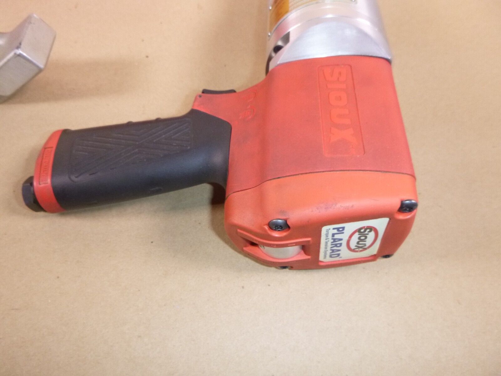 Sioux Plarad Pneumatic Torque Multiplier TM50 AP-1075, 1" Drive, 900 Ft. Lbs. | Industrial MRO Tools and Replacement Industrial Equipment Components