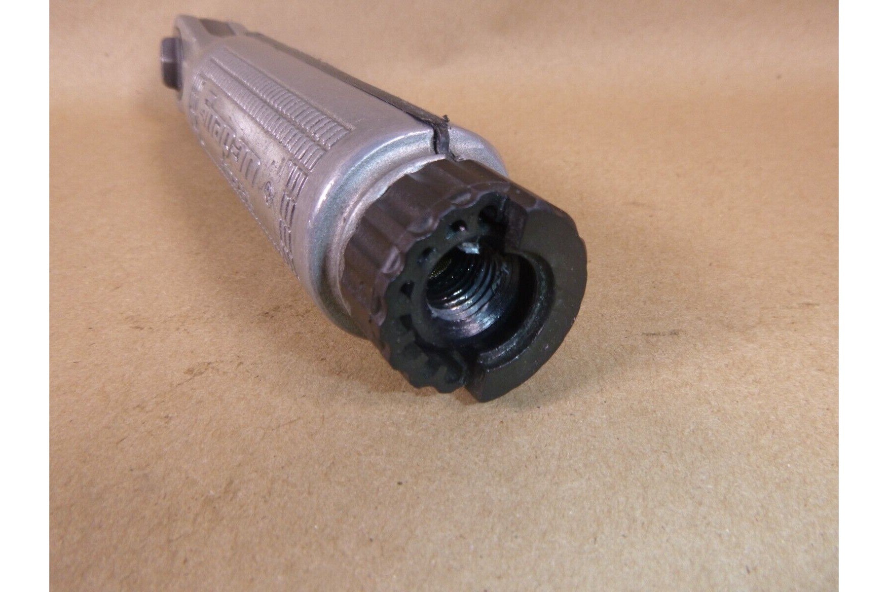 Snap-on 1/4-inch Drive Air Ratchet FAR25A (Bottom Seal Leaks) | Industrial MRO Tools and Replacement Industrial Equipment Components