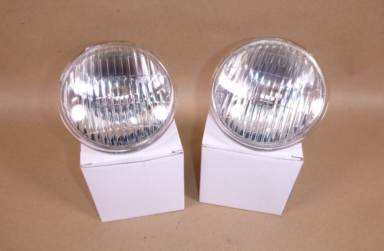 (2x) 4015, 6 Volt, PAR36 (4 1/2") Driving / Fog Clear Sealed Beam Lamp 35 Watt | Industrial MRO Replacement Parts, Manufacturing Machine Parts &amp; Components, Heavy Equipment Parts Supplier