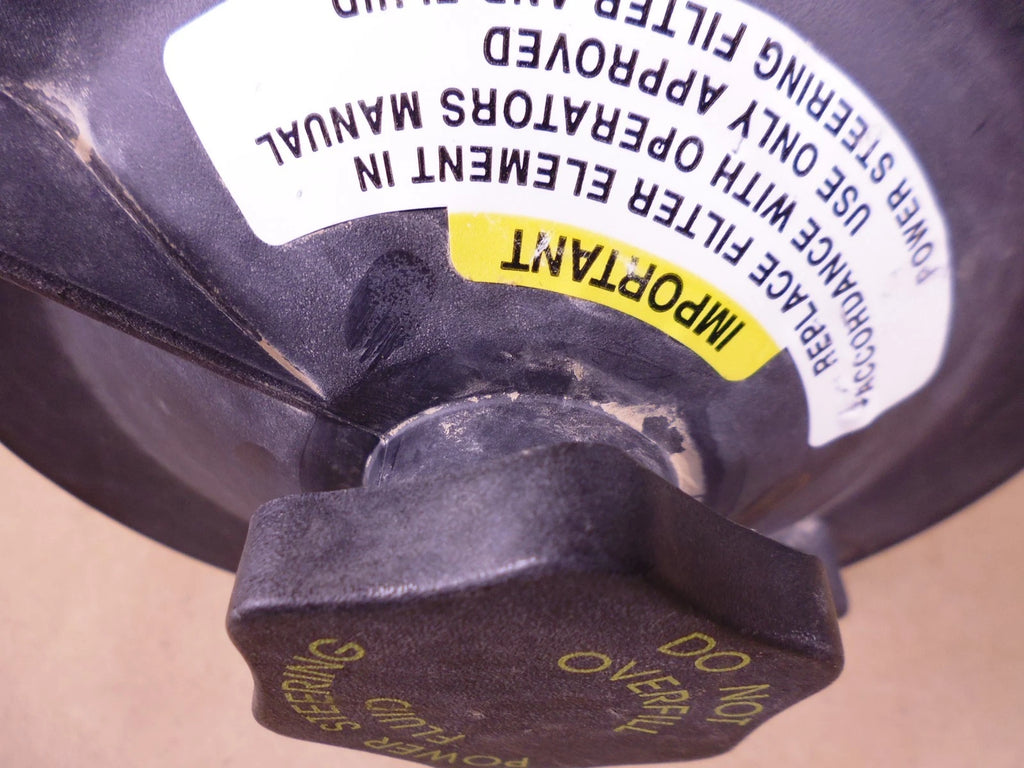 INTERNATIONAL POWER STEERING PUMP RESERVOIR 3533790C96 3569593C93 3559277C94 | Replacement Truck Parts, Trailer Accessories, Automobile Supplies, Car Parts & Accessories