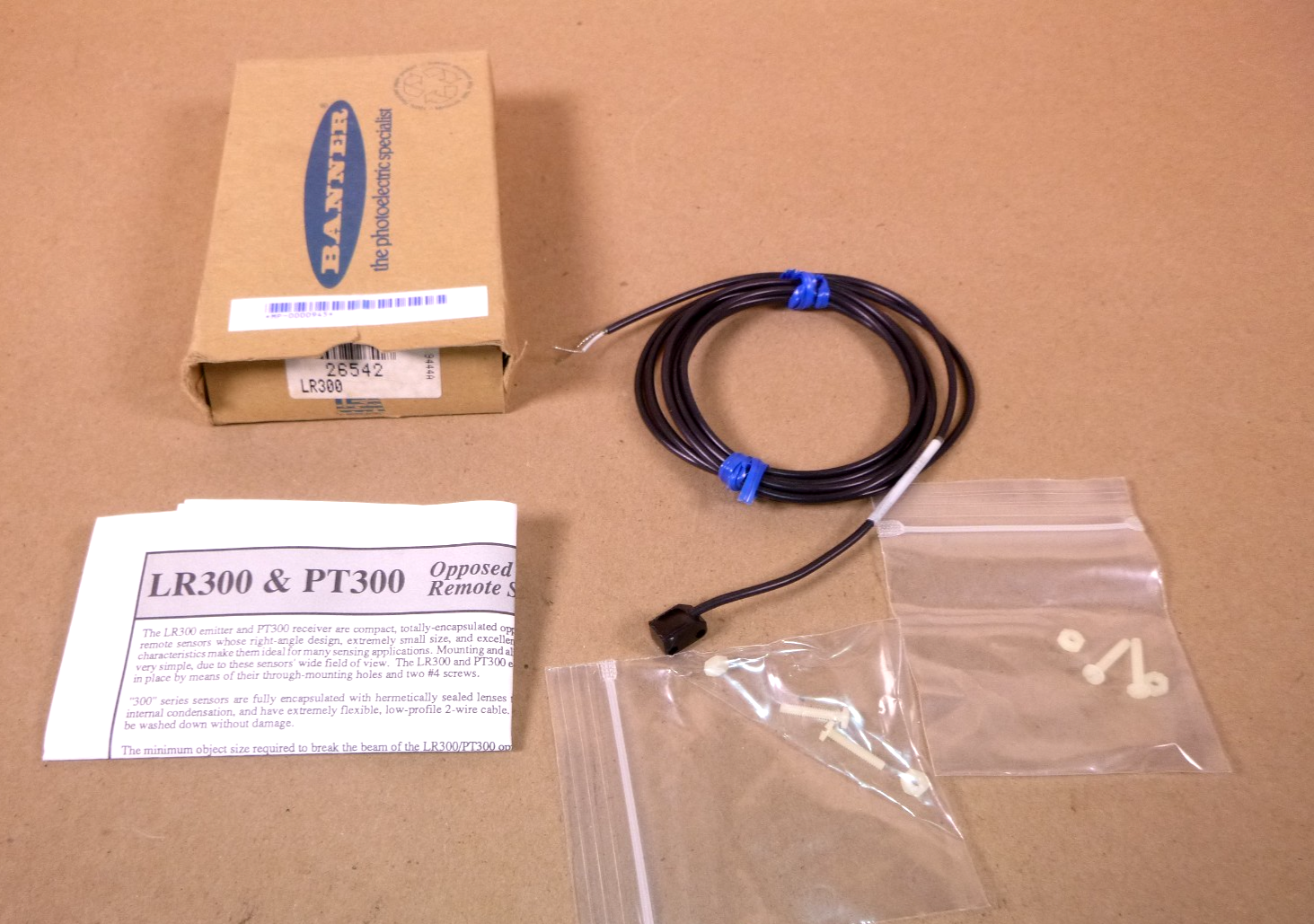 Banner PT300 Remote Sensor Receiver, Opposed Mode, 2.4 m Range, 2m Cable 26540 | Electrical MRO Replacement Parts &amp; Components and Commercial Electrical Supplies Company