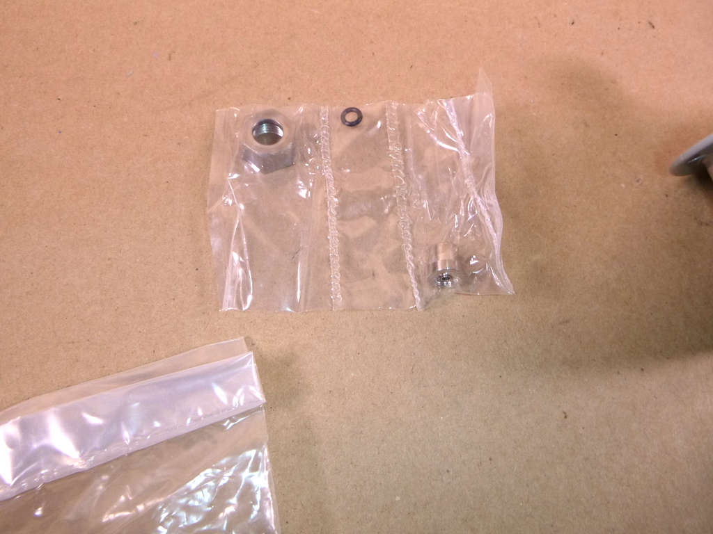 MIL-G-18997 Vibration-Resistant Flange Pressure Gauge 3-1/2" Dial 2000 Psi | Industrial MRO Replacement Parts, Manufacturing Machine Parts & Components, Heavy Equipment Parts Supplier