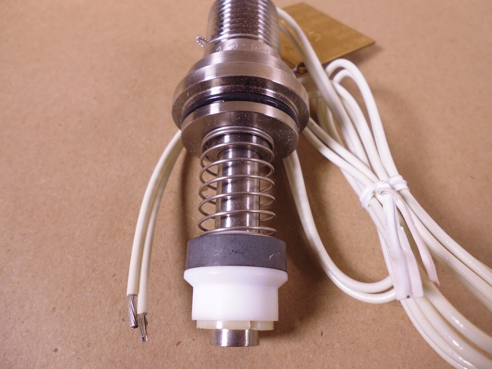 Gems Sensors 68152 Valve Bonnet FS-200 FS-400 Series Shuttle-Type Flow Switch | Industrial MRO Replacement Parts, Manufacturing Machine Parts &amp; Components, Heavy Equipment Parts Supplier
